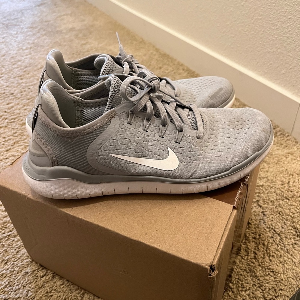 Nike free rn in gray